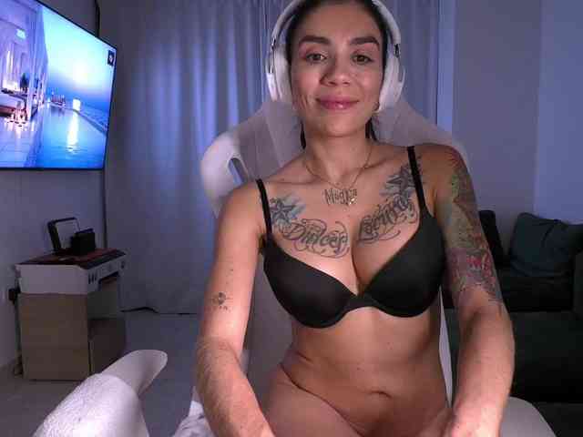 Juanita-Fox webcam
