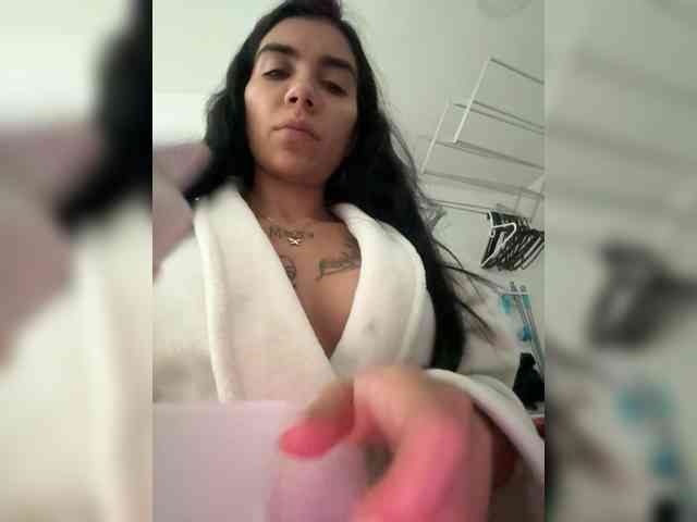 Juanita-Fox webcam