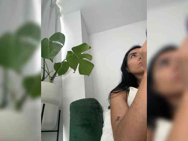 Juanita-Fox webcam