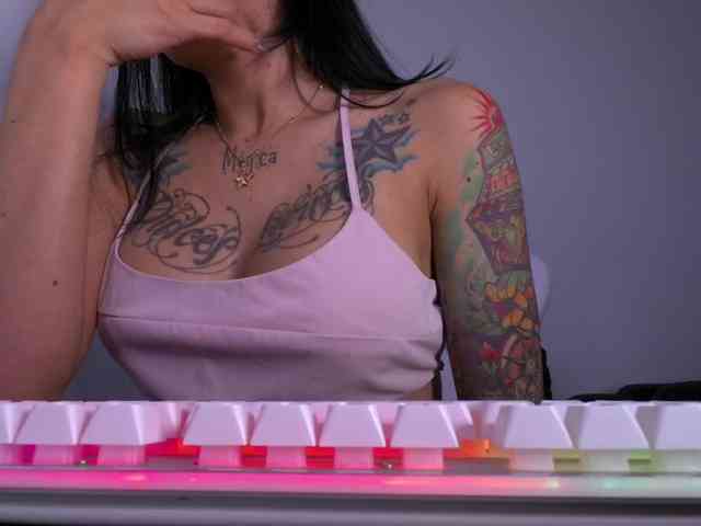 Juanita-Fox webcam