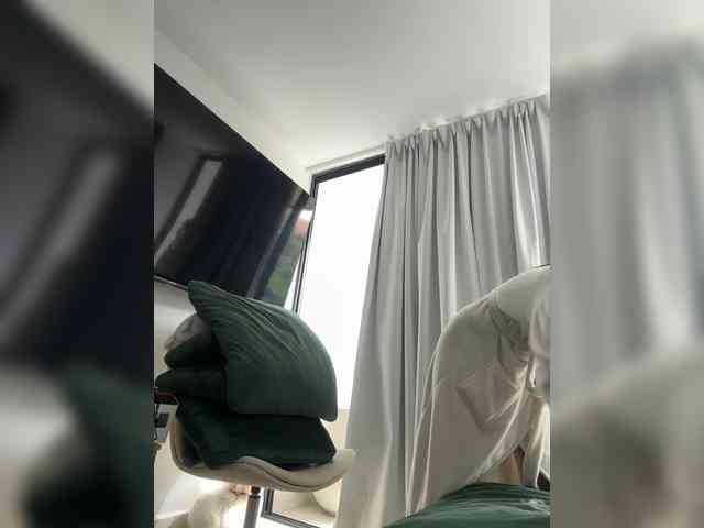 Juanita-Fox webcam