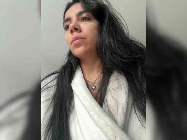 Juanita-Fox webcam