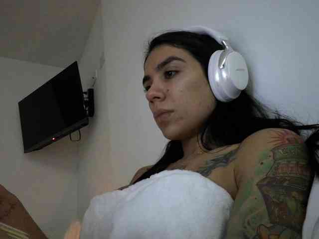 Juanita-Fox webcam