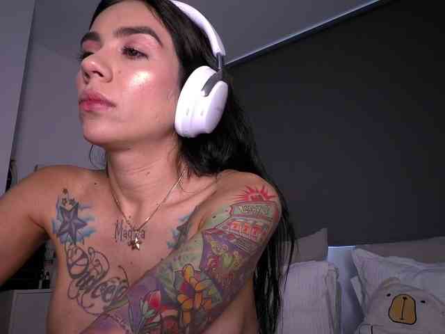 Juanita-Fox webcam