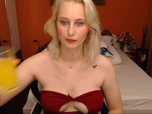 NatashaRouge webcam