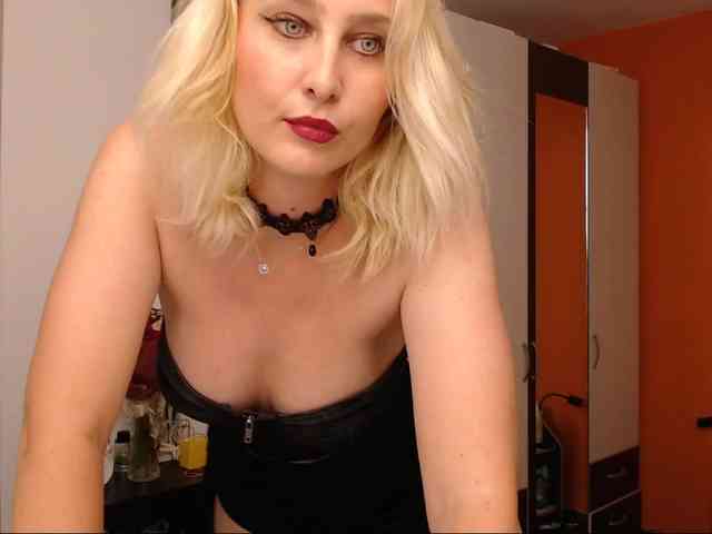 NatashaRouge webcam