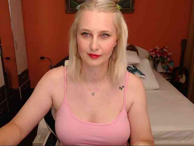 NatashaRouge webcam