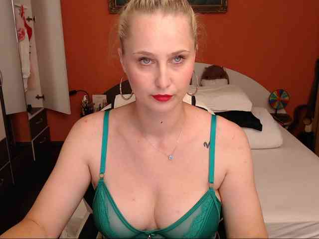 NatashaRouge's webcam live show
