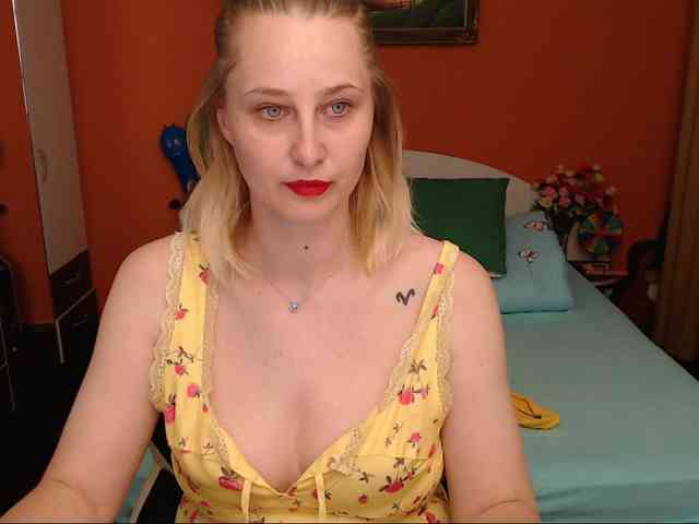 NatashaRouge webcam
