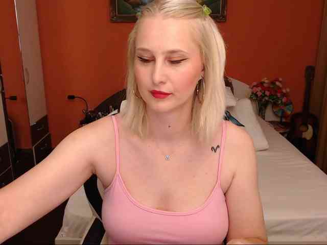 NatashaRouge webcam