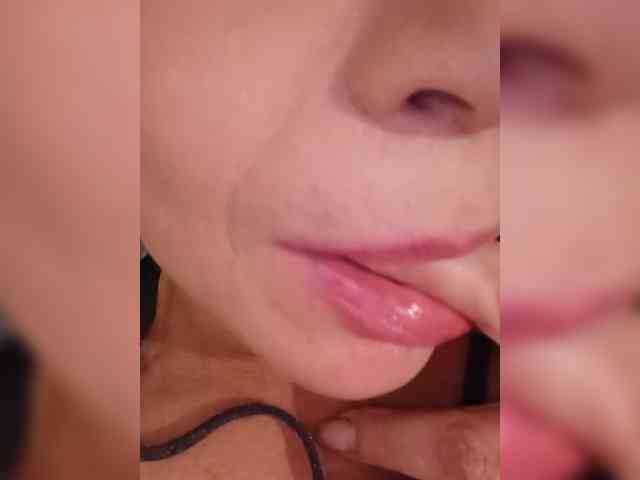 -Sonka- live female cam on bongacams