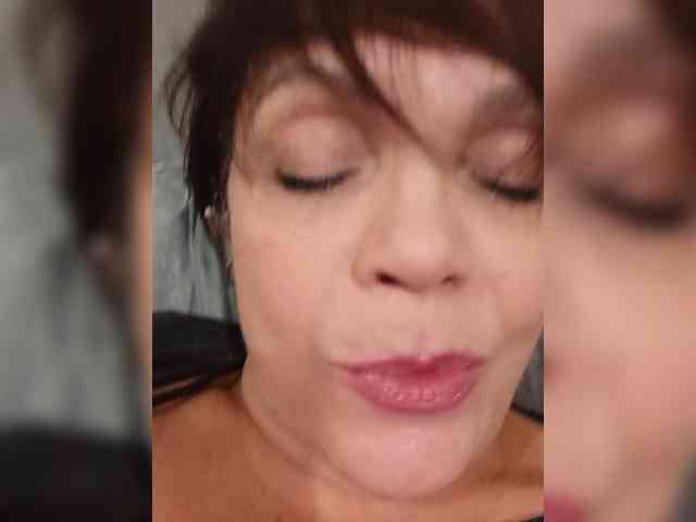-Sonka- live female cam on bongacams