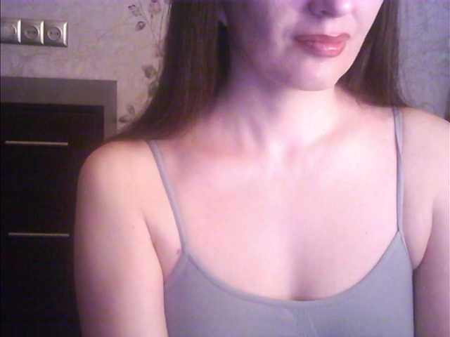 droplet83's BongaCams show and profile
