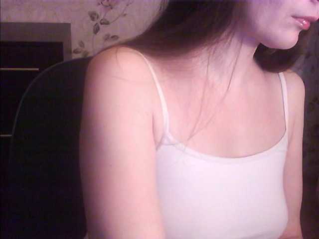 droplet83's BongaCams show and profile