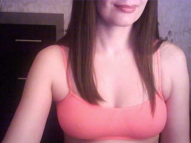 droplet83's BongaCams show and profile