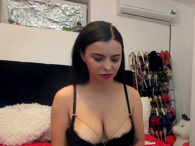 JuliaHayes90 live cam on BongaCams