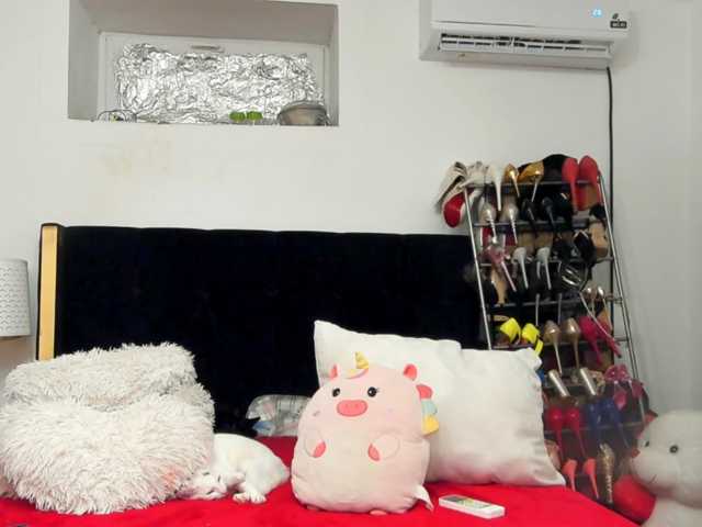 JuliaHayes90 live cam on BongaCams