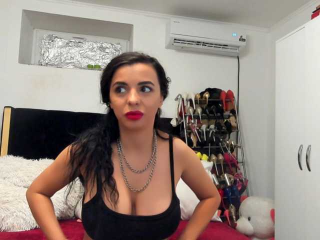 JuliaHayes90 live cam on BongaCams