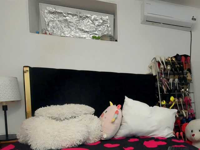 JuliaHayes90 live cam on BongaCams