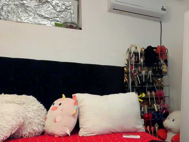 JuliaHayes90 live cam on BongaCams