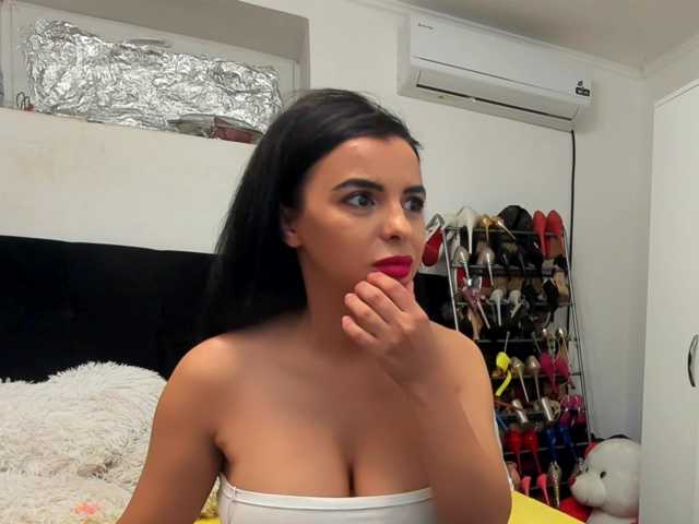 JuliaHayes90 live cam on BongaCams