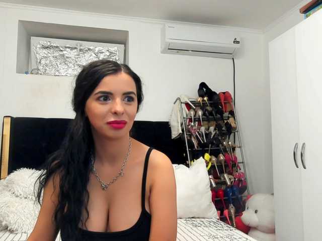 JuliaHayes90 live cam on BongaCams