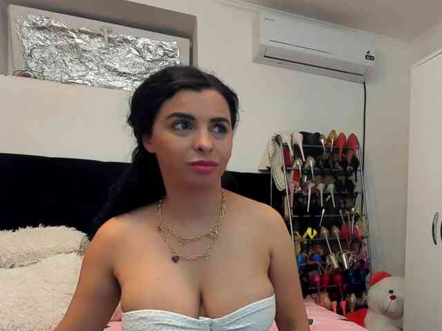 JuliaHayes webcam