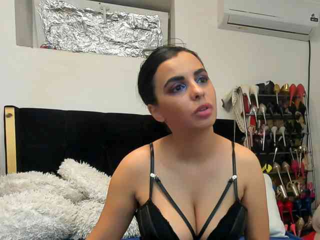 JuliaHayes webcam