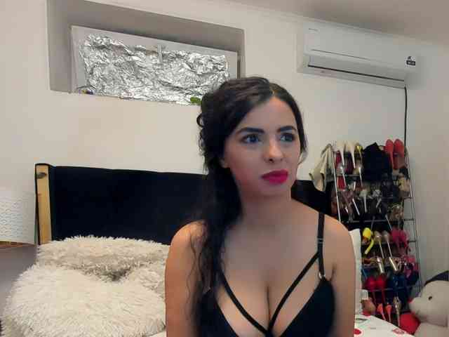JuliaHayes webcam