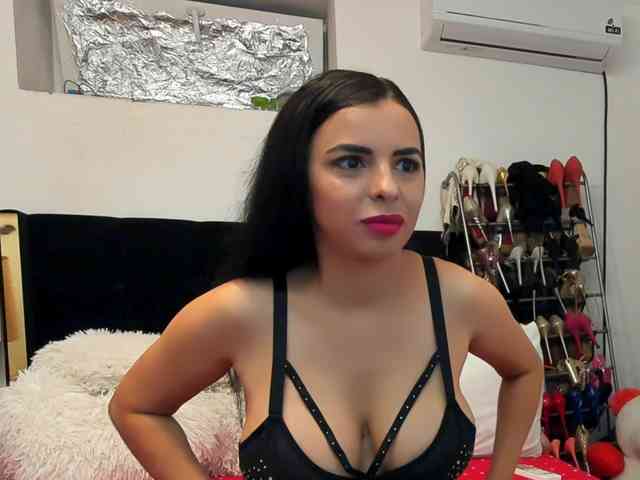 JuliaHayes webcam