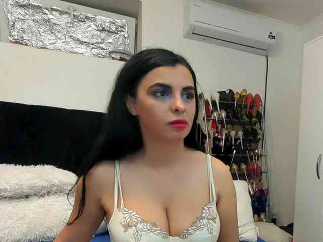 JuliaHayes webcam
