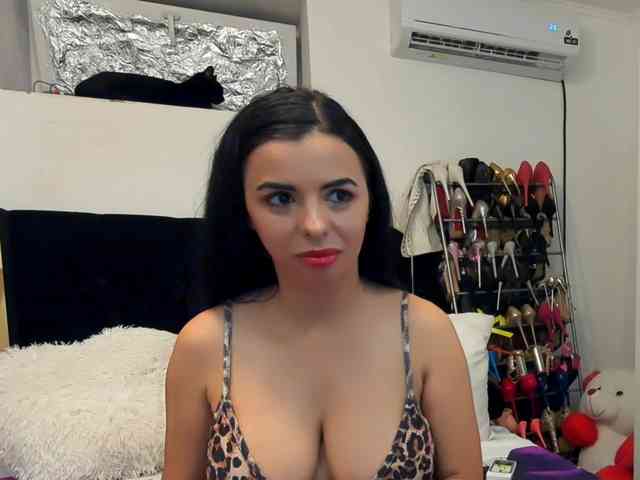 JuliaHayes webcam