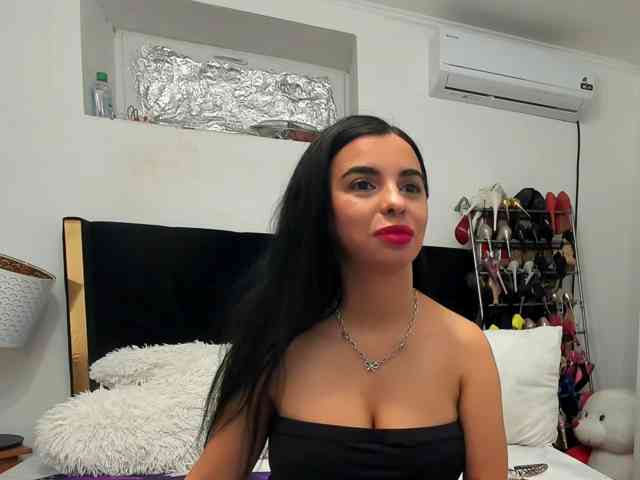 JuliaHayes webcam