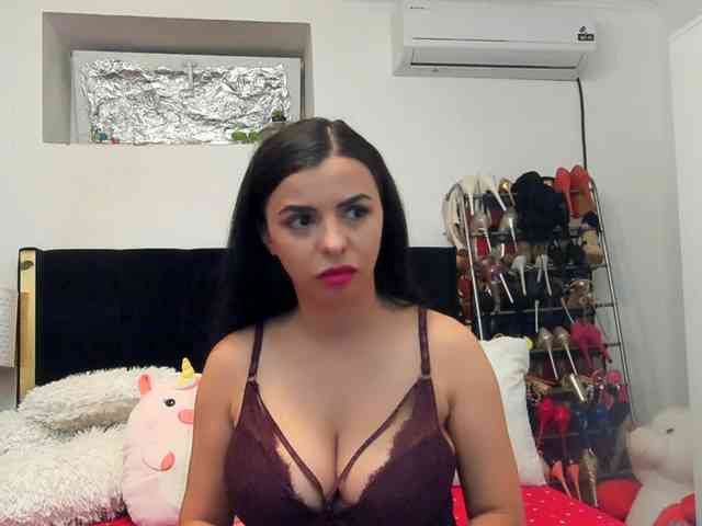 JuliaHayes webcam