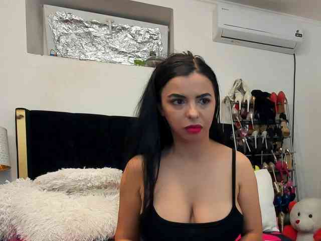 JuliaHayes webcam