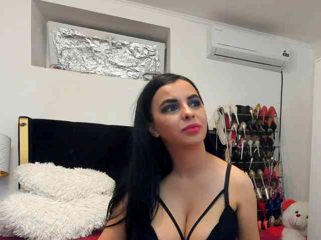 JuliaHayes webcam