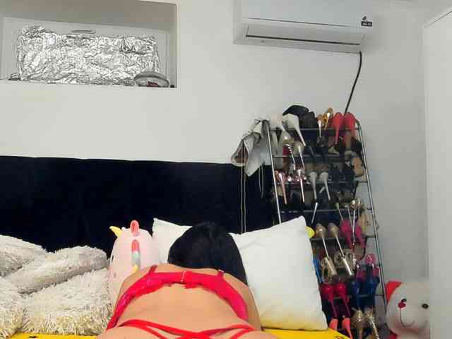 JuliaHayes webcam