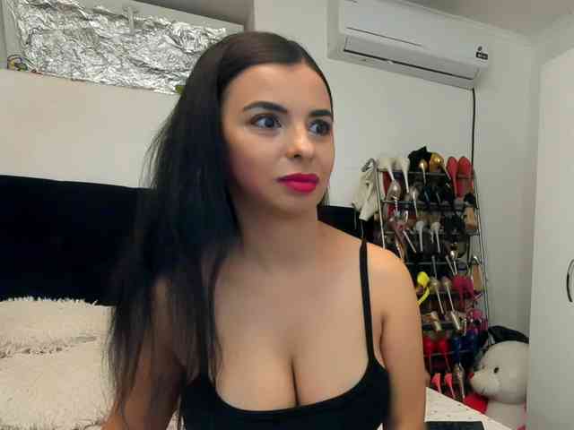 JuliaHayes webcam