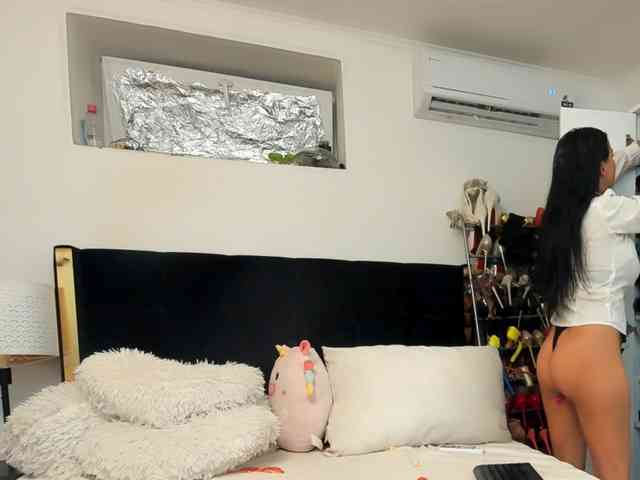 JuliaHayes webcam