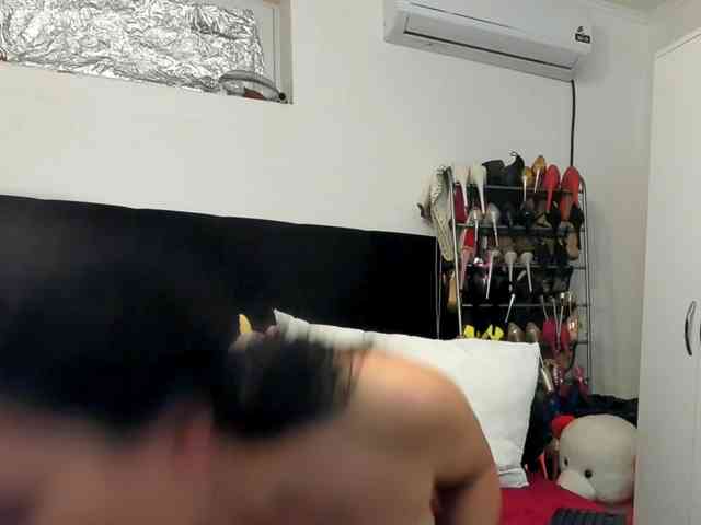 JuliaHayes webcam