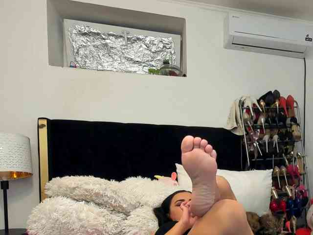 JuliaHayes webcam
