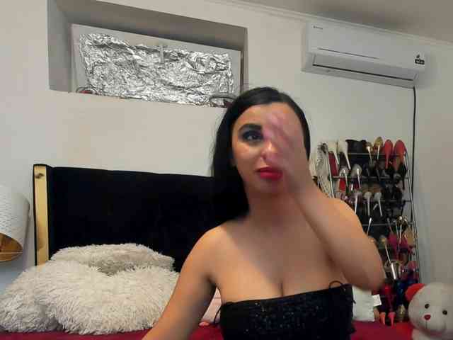 JuliaHayes webcam