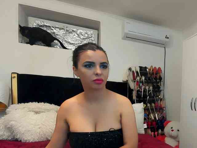 JuliaHayes webcam