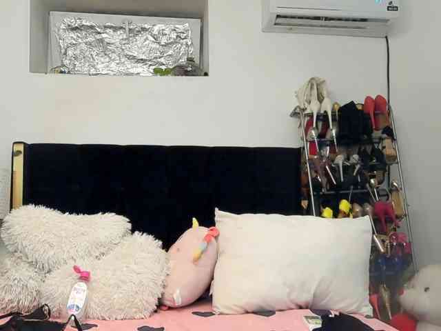 JuliaHayes webcam