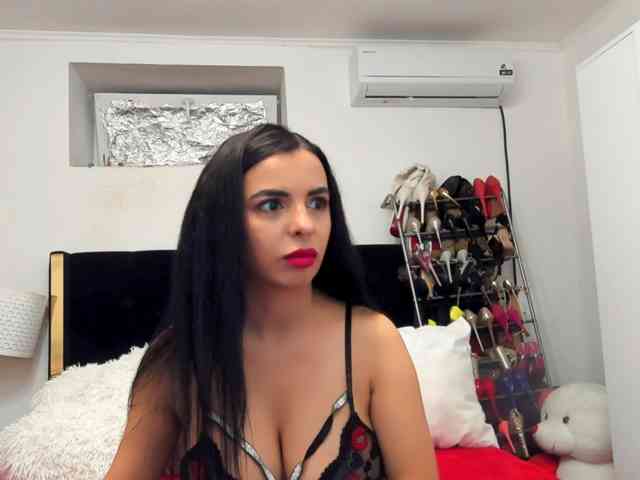 JuliaHayes webcam