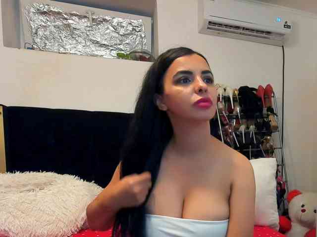 JuliaHayes webcam