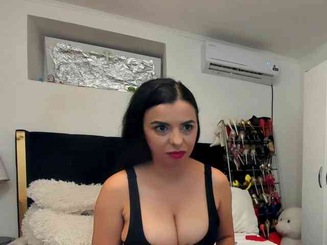 JuliaHayes webcam