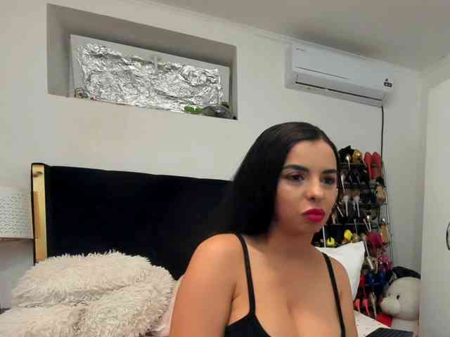 JuliaHayes webcam