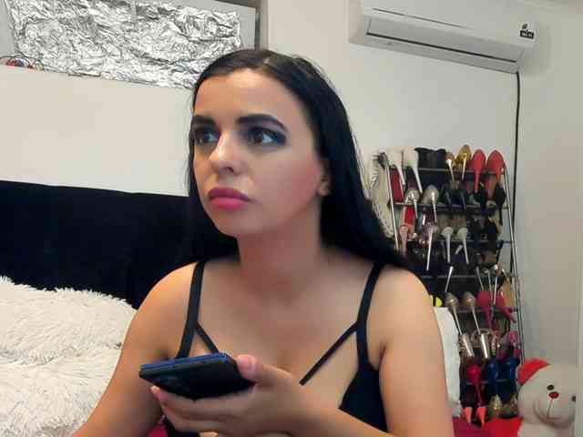 JuliaHayes webcam