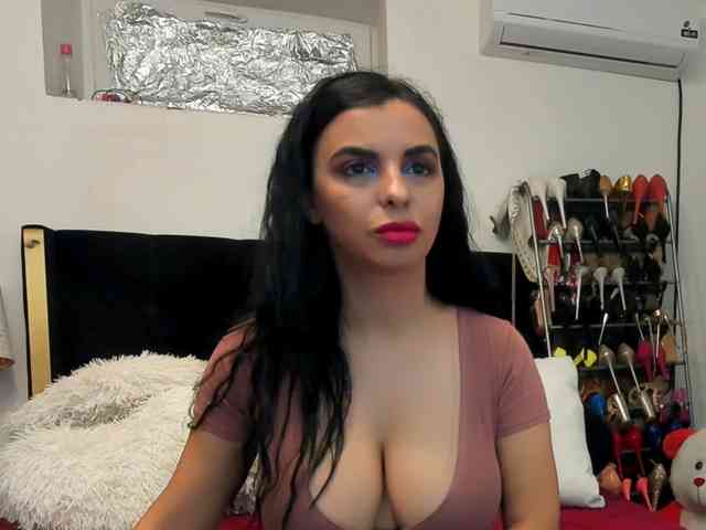 JuliaHayes90